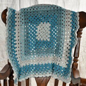 New hand crochet baby throw blanket soft beautiful colors granny square 26x29